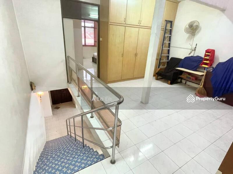 Untuk Dijual - JALAN ISMAIL CIK MATT , 2/terrace for sale