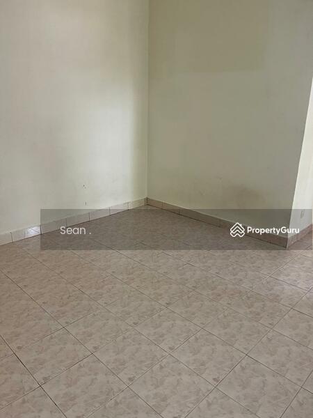 For Rent - Flora Green