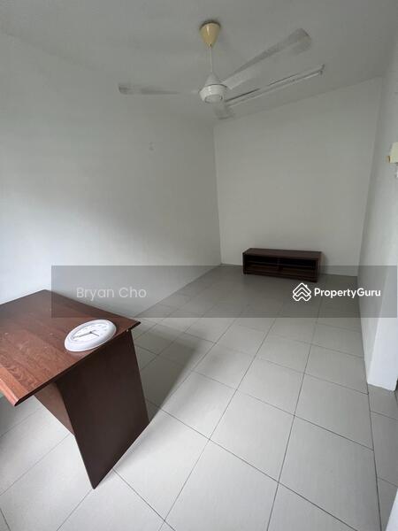 For Sale - [100% Loan | Low Deposit] 3 Storey Townhouse Taman saujana palma Taman Jenaris kajang