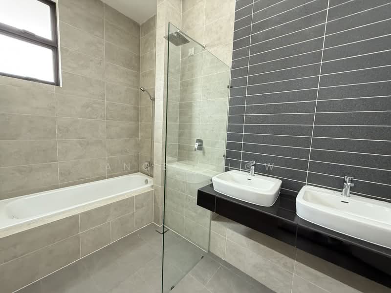 Semi-Detached House for Sale in Eco Majestic (Semenyih) - Angela Low - PropertyGuru.com.my