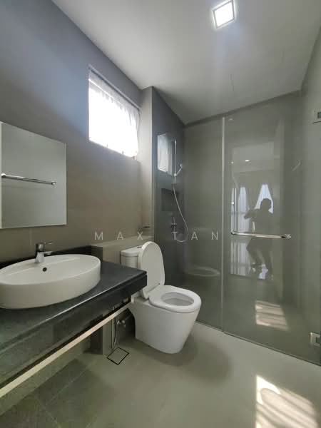 Servis Apartment untuk Disewa di Tropicana Gardens - Max Tan - Bathroom - PropertyGuru.com.my