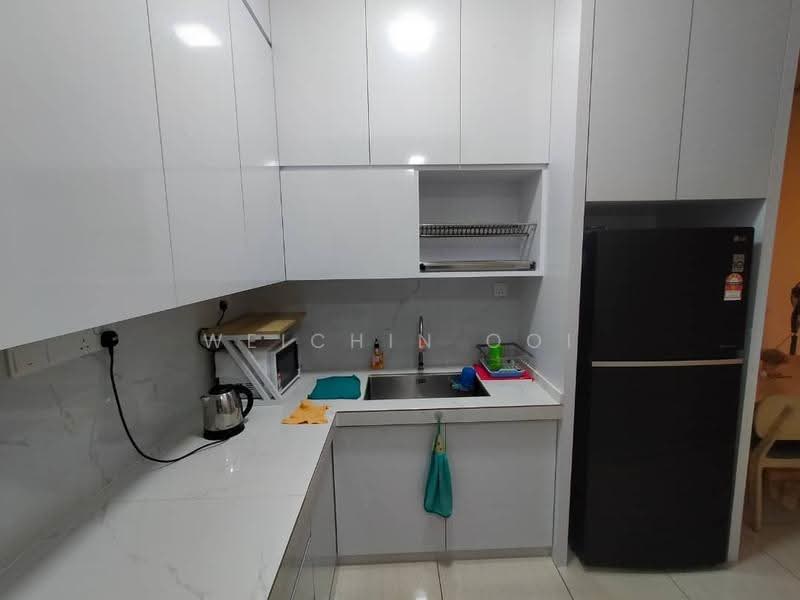 Condominium for Sale at Queens Residences Q1 @ Queens Waterfront - Wei Chin Ooi - Kitchen - PropertyGuru.com.my