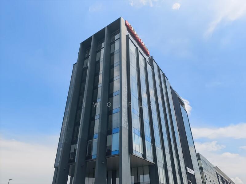 Untuk Disewa - The Podium