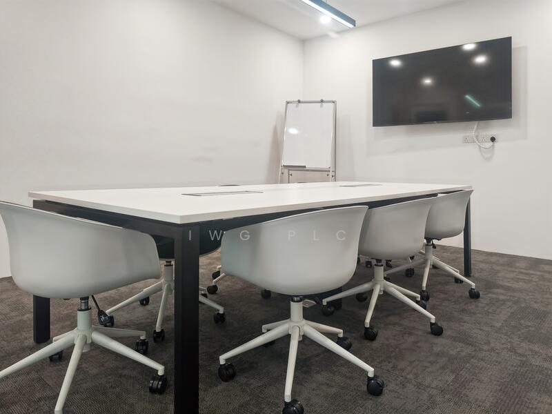 Untuk Disewa - The Podium