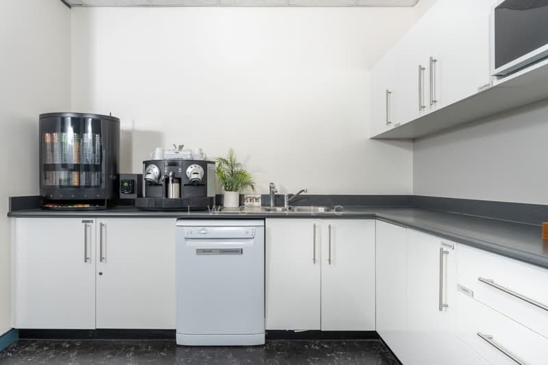 Office for Rent in KLCC (KL City Centre) - IWG PLC - Kitchen - PropertyGuru.com.my