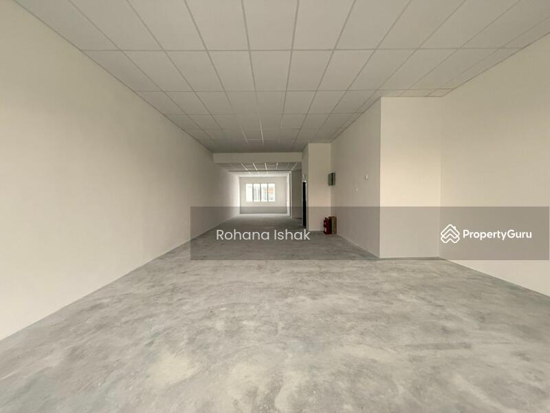 For Rent - SHOPLOT level 1 SURIA SQUARE Alam Suria Puncak Alam - FACING MAIN ROAD - PARKING BANYAK