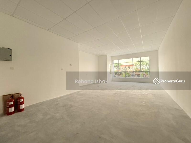 For Rent - SHOPLOT level 1 SURIA SQUARE Alam Suria Puncak Alam - FACING MAIN ROAD - PARKING BANYAK
