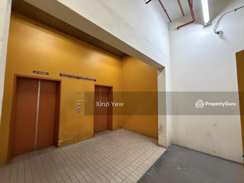 Untuk Disewa - Kepong Segambut Warehouse for Rent 40ft container easy access dock levellers cargo lifts