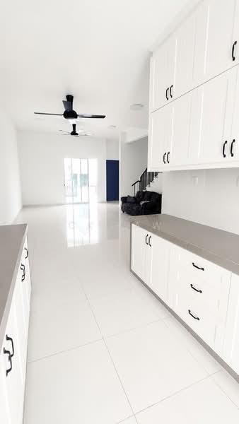 Rumah Teres 2 Tingkat untuk Disewa di Eco Forest (Semenyih) - CK Law - Living Room - PropertyGuru.com.my