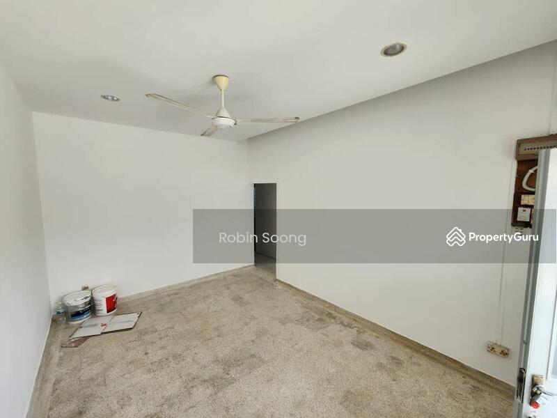 For Sale - Freehold 1 Storey Terrace house at Ujong Pasir