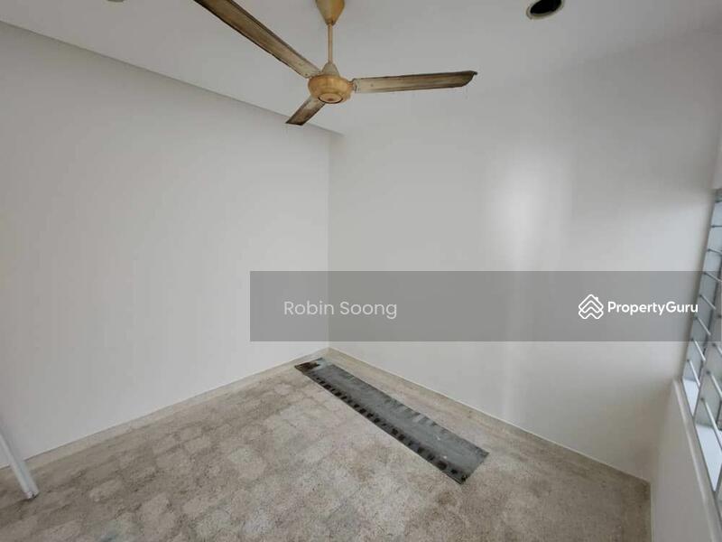 For Sale - Freehold 1 Storey Terrace house at Ujong Pasir