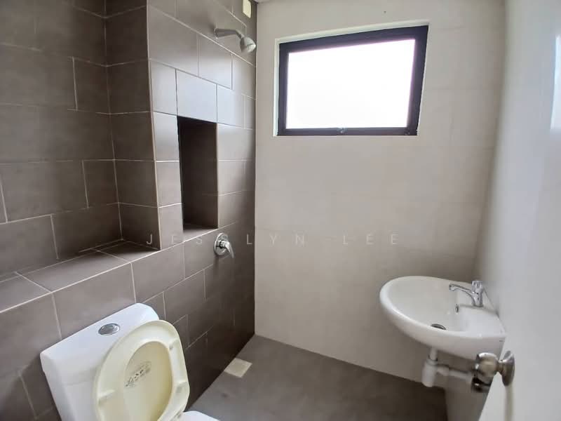 Semi-Detached House for Sale in Setia Ecohill (Semenyih) - Jesslyn Lee - Bathroom - PropertyGuru.com.my