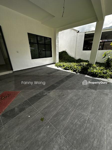 Untuk Dijual - 2.5 storey Corner lot Terrace House Padang tembak