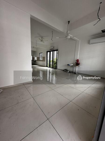 Untuk Dijual - 2.5 storey Corner lot Terrace House Padang tembak