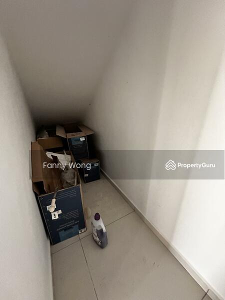 Untuk Dijual - 2.5 storey Corner lot Terrace House Padang tembak
