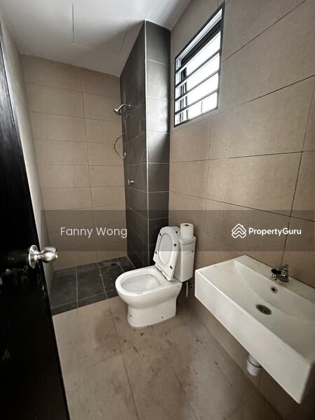Untuk Dijual - 2.5 storey Corner lot Terrace House Padang tembak