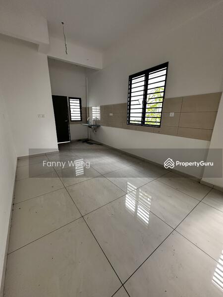 Untuk Dijual - 2.5 storey Corner lot Terrace House Padang tembak