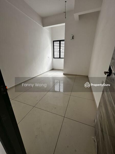 Untuk Dijual - 2.5 storey Corner lot Terrace House Padang tembak