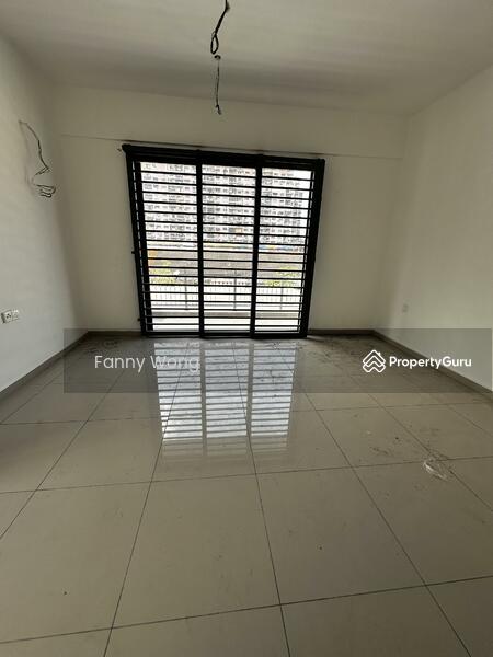 Untuk Dijual - 2.5 storey Corner lot Terrace House Padang tembak