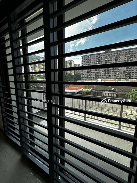 Untuk Dijual - 2.5 storey Corner lot Terrace House Padang tembak