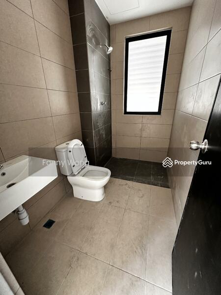 Untuk Dijual - 2.5 storey Corner lot Terrace House Padang tembak