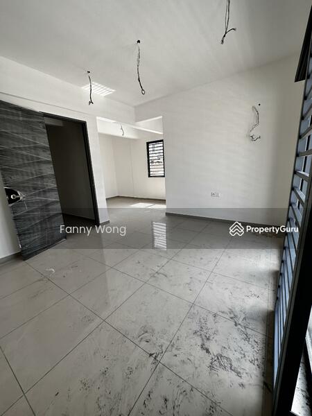 Untuk Dijual - 2.5 storey Corner lot Terrace House Padang tembak