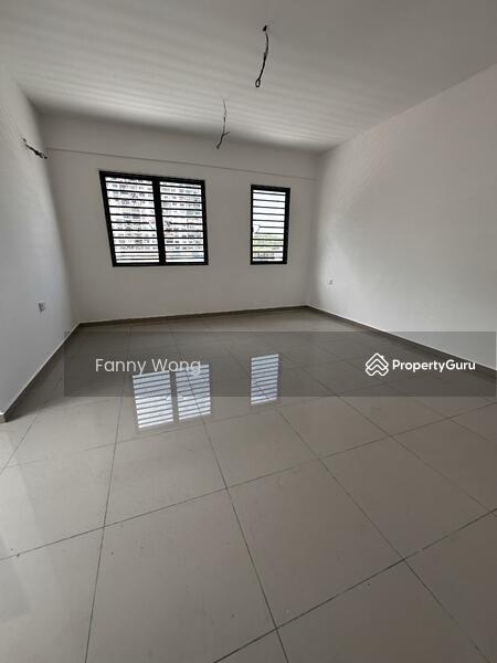 Untuk Dijual - 2.5 storey Corner lot Terrace House Padang tembak