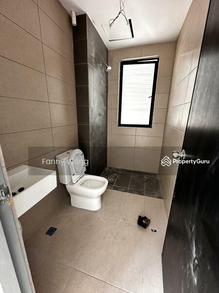 Untuk Dijual - 2.5 storey Corner lot Terrace House Padang tembak