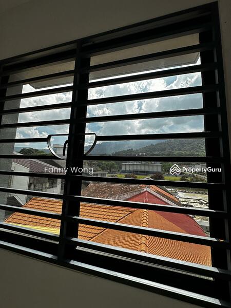 Untuk Dijual - 2.5 storey Corner lot Terrace House Padang tembak