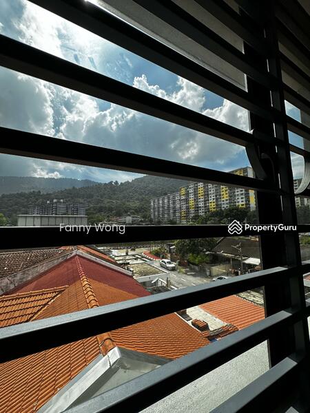 Untuk Dijual - 2.5 storey Corner lot Terrace House Padang tembak
