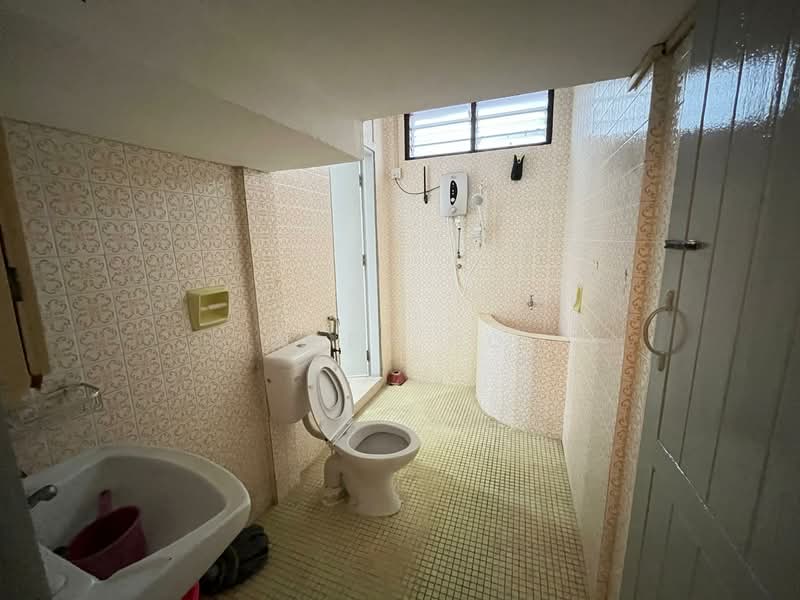 2-storey Terraced House for Sale in Taman Merak (Bukit Baru) - Abby Ho - Bathroom - PropertyGuru.com.my