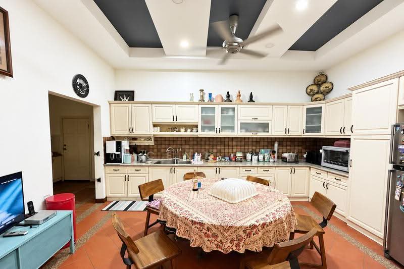 Bungalow House for Sale in Seksyen 8 (Kota Damansara) - Vincent Liaw - Kitchen - PropertyGuru.com.my