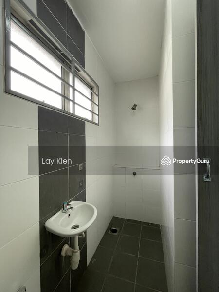 3 Storey house Jalan Dalwu, U5/99, Seksyen 5, Shah Alam, Selangor, 6