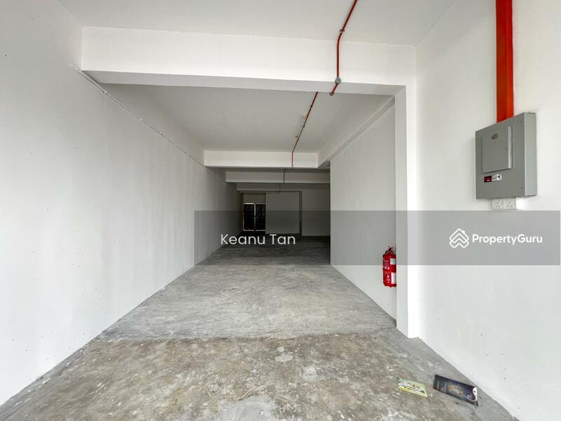 For Rent - [Adjoined 4 Storey w/ Lift] Taman Bukit Emas