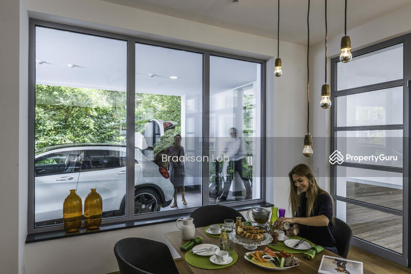 Untuk Dijual - Premium Condo with Landed Convenience