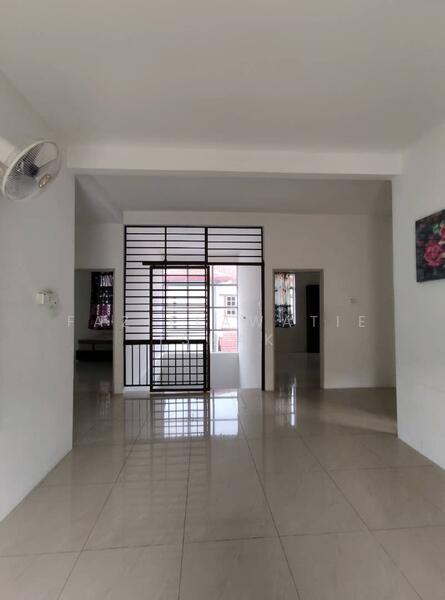 Untuk Dijual - Banglo 2 Tingkat Karak, Bentong, Pahang [TANAH TEPI LUAS]