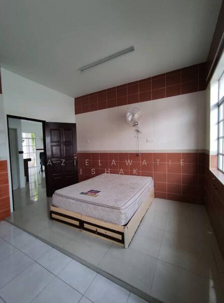 Untuk Dijual - Banglo 2 Tingkat Karak, Bentong, Pahang [TANAH TEPI LUAS]