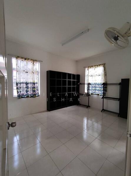 Untuk Dijual - Banglo 2 Tingkat Karak, Bentong, Pahang [TANAH TEPI LUAS]