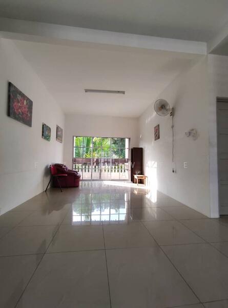 Untuk Dijual - Banglo 2 Tingkat Karak, Bentong, Pahang [TANAH TEPI LUAS]