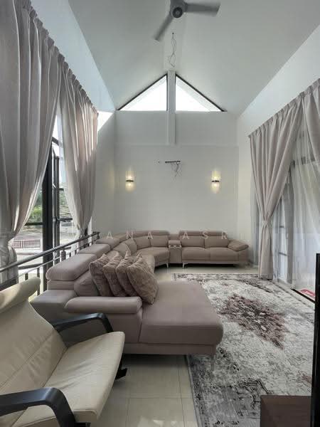 Rumah Banglo untuk Dijual di Bukit Jelutong (Shah Alam) - Dyana Asri - Living Room - PropertyGuru.com.my