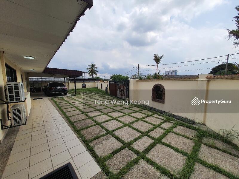 For Sale - Terrace house at Seksyen 8