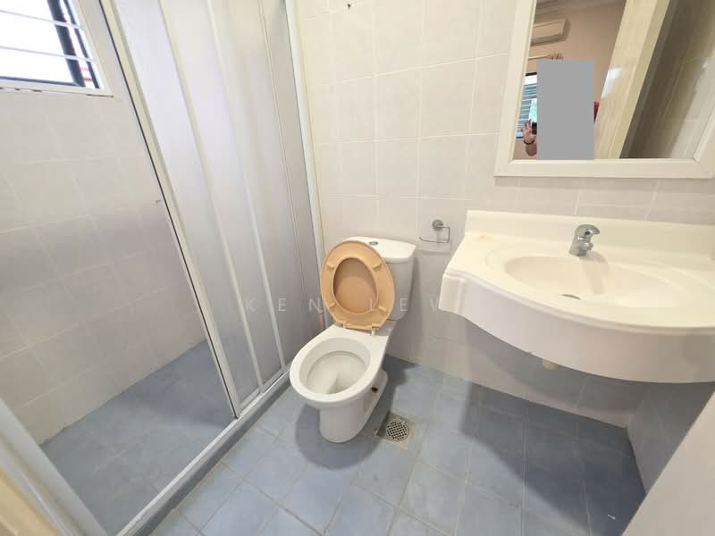 Rumah Berkembar untuk Dijual di Taman Segar (Cheras) - Ken Lew - Bathroom - PropertyGuru.com.my