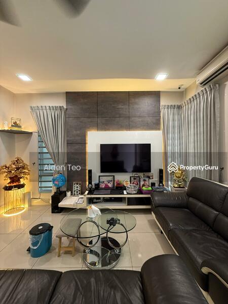 For Sale - Mac Villa 2.5 Storey Terrace FREEHOLD Fully Renovated & Fully Furnished