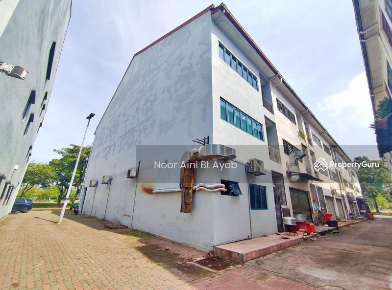 For Sale - ENDLOT FACING OPEN Seksyen U8 Bukit Jelutong Shah Alam 3 Storey Shoplot