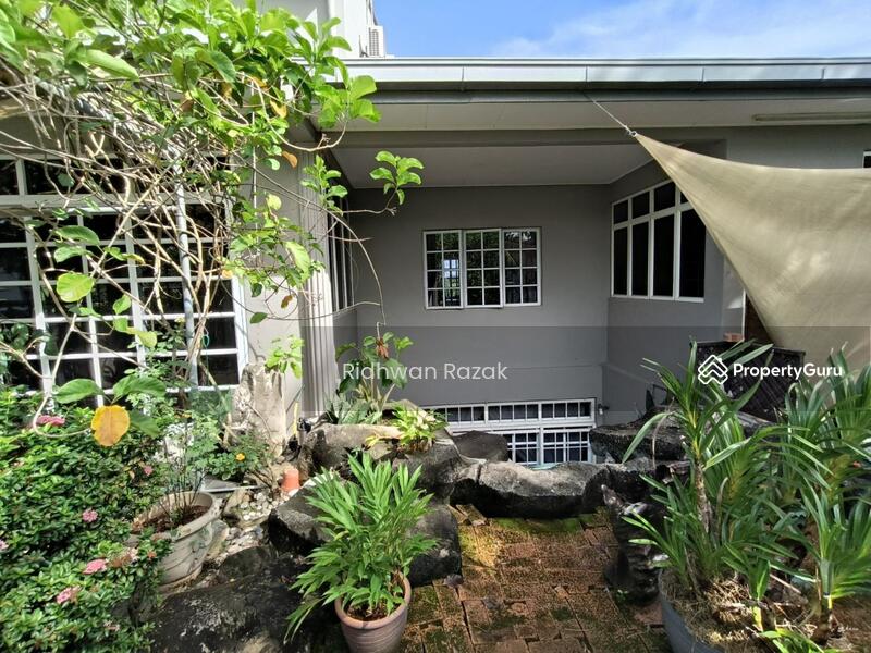 Untuk Dijual - 3.5 Storey Bungalow Super big land At Prime Area