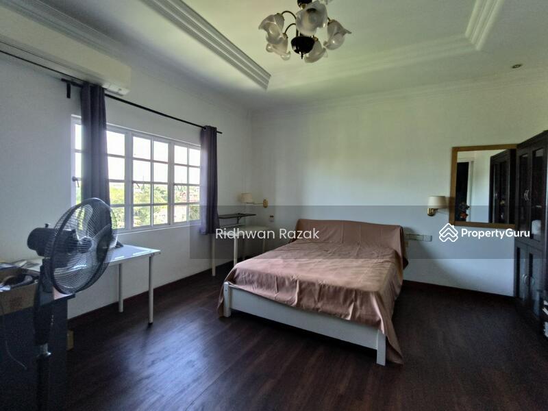 Untuk Dijual - 3.5 Storey Bungalow Super big land At Prime Area
