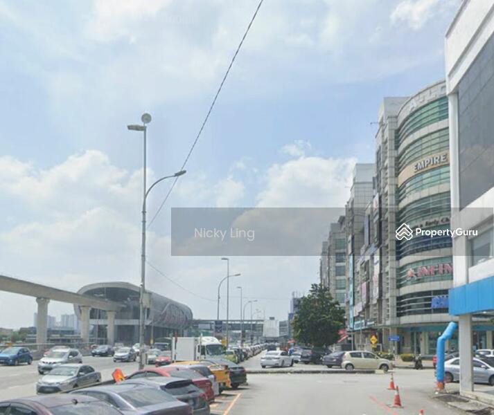 For Sale - Corner 3.5 storey shop at bandar puchong jaya for sale