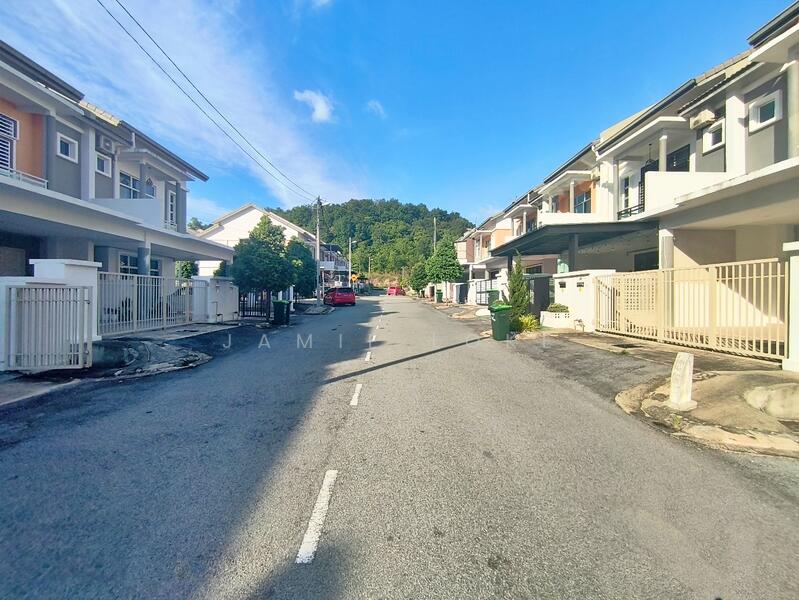 For Sale - Taman Tunku Intan Safinaz Fasa 4 (simfoni East)