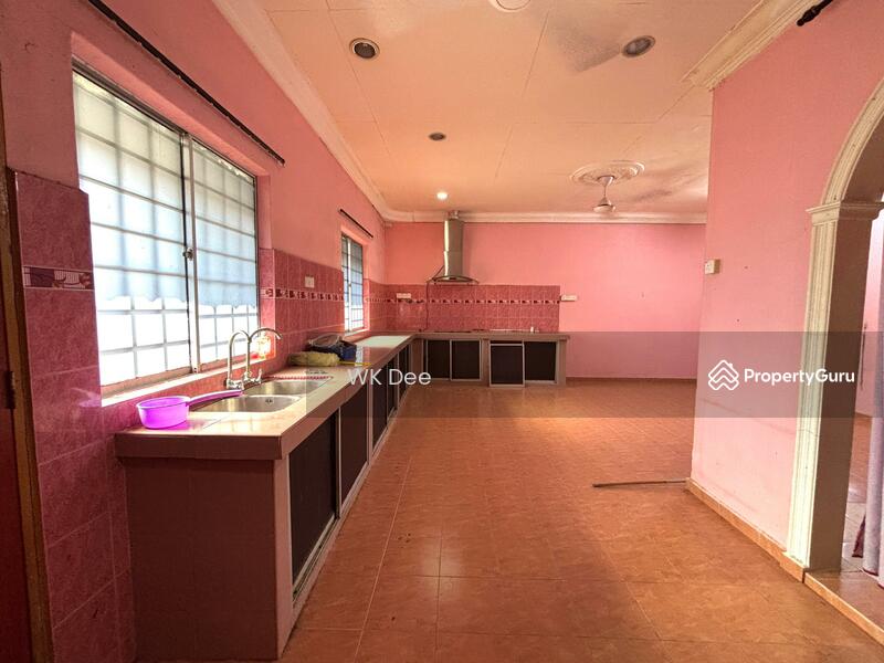 For Sale - Renovated Single Storey Semi D. Fully tiles unit @ Taman Ros