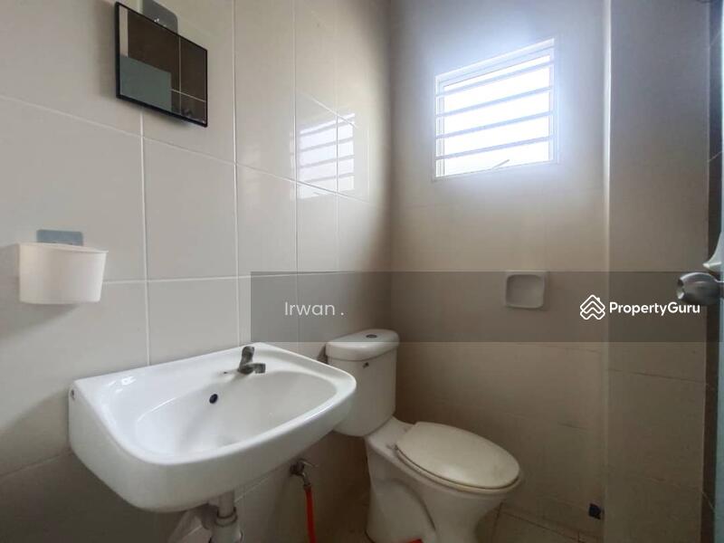 Semi-Detached House for Sale in Bandar Saujana Putra (Tanjong Duabelas) - Irwan Affandi - PropertyGuru.com.my